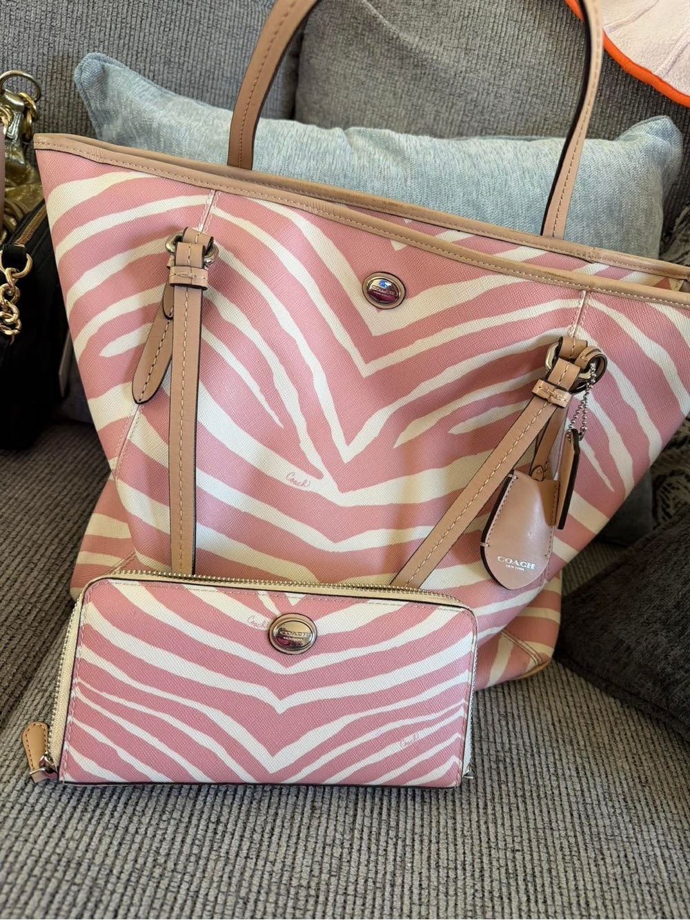 ✨VINTAGE✨ Coach Pink Zebra-Print Tote with Matching Wallet